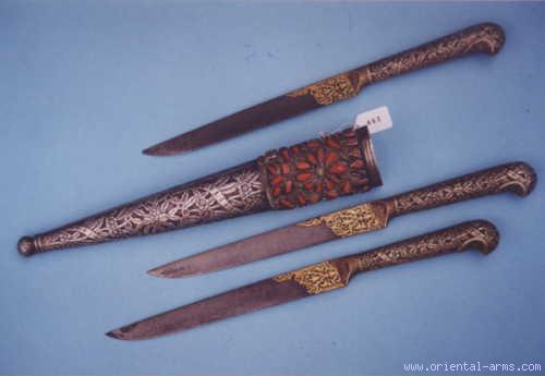 Name:  Ottoman triple knives-1.jpg
Views: 5853
Size:  16.7 KB